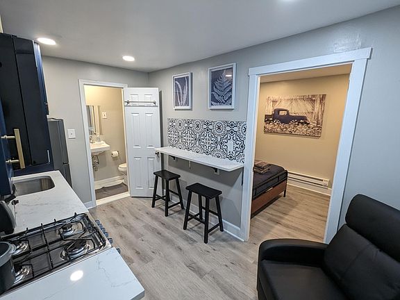 2nd image of 198 Franklin Ave APT 3