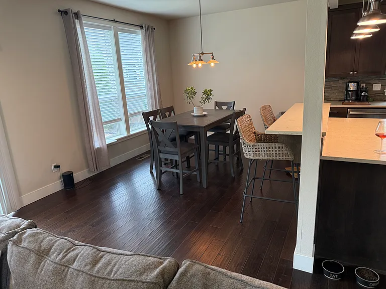 Dining room,