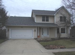 377 Teal Rd, Lindenhurst, IL 60046