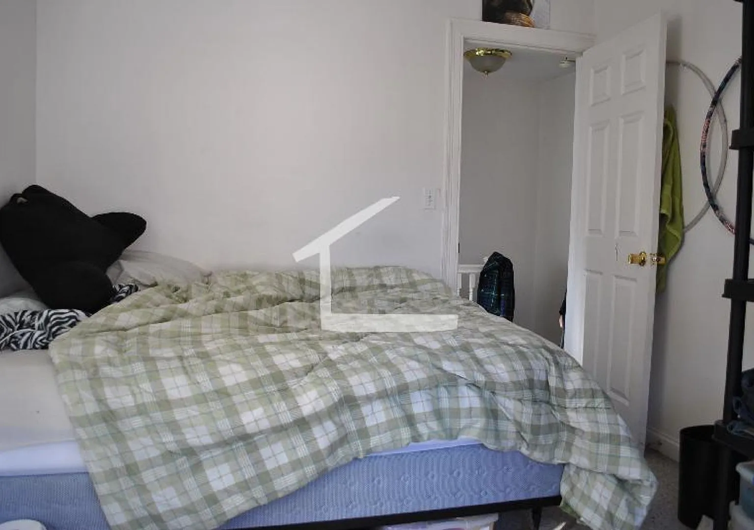 3 bed in allston close to BU — Photo 2