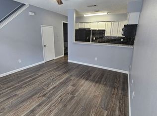 4002 & 4004 W Pioneer Dr #119, Irving, TX 75061