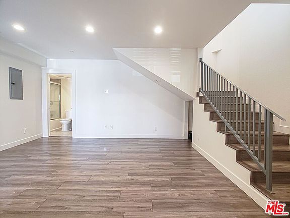 4th image of 635 N Normandie Ave APT 1
