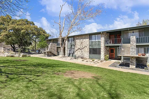 1304 Mariposa Dr #104 Photo 1