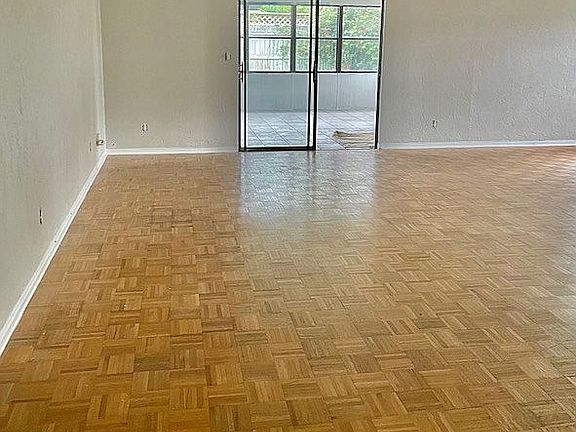 5th image of 221 Arlington Way