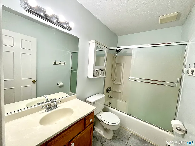 244 New Britain Ave #1 — Photo 9