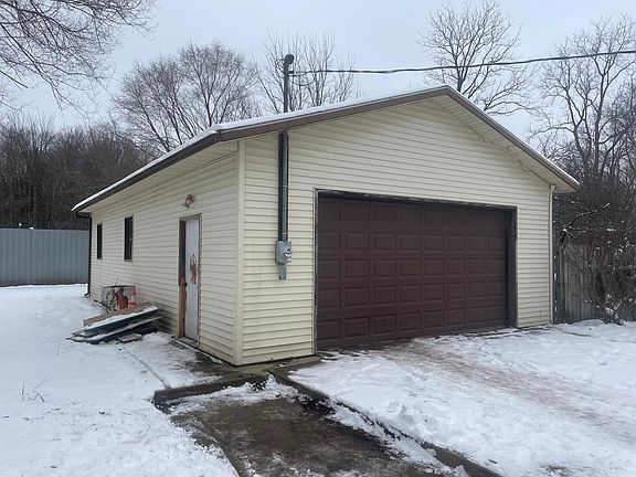 2nd image of 425 E Rose St