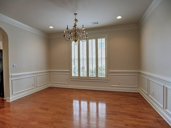 4th image of 4912 Green Pointe Way NE