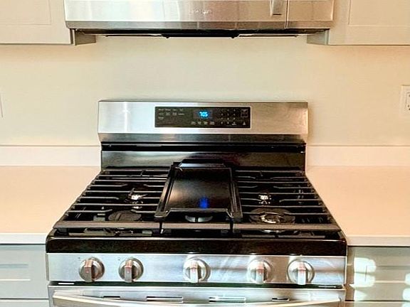 New gas stove