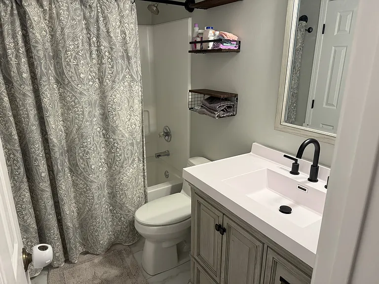 920 Colonial Dr — Photo 8