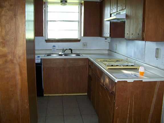 4th image of 6440 Oak Timber Dr E