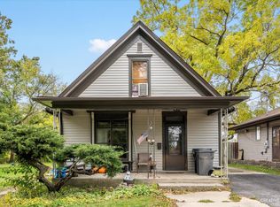 713 Adams St, Elgin, IL 60123