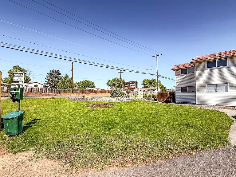 Casa Grande Apartments — Photo 8