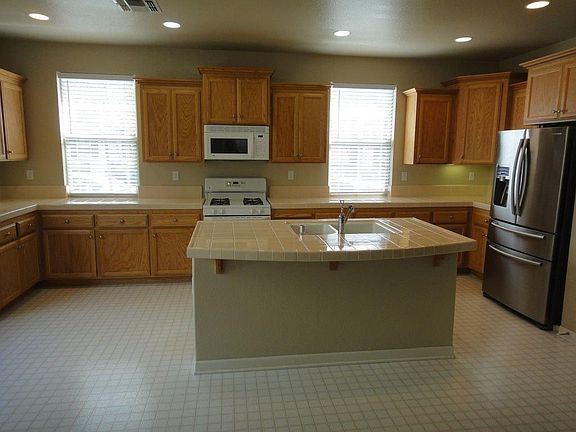 4th image of 3292 San Vicente Rd