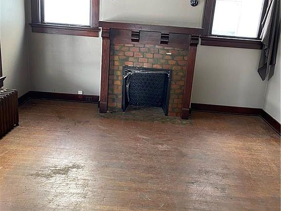 3rd image of 556 Saint Paul Ave