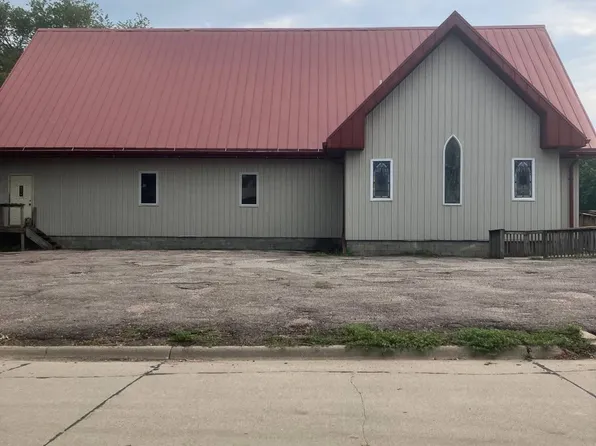 513 W 3rd St, Laurel, NE 68745