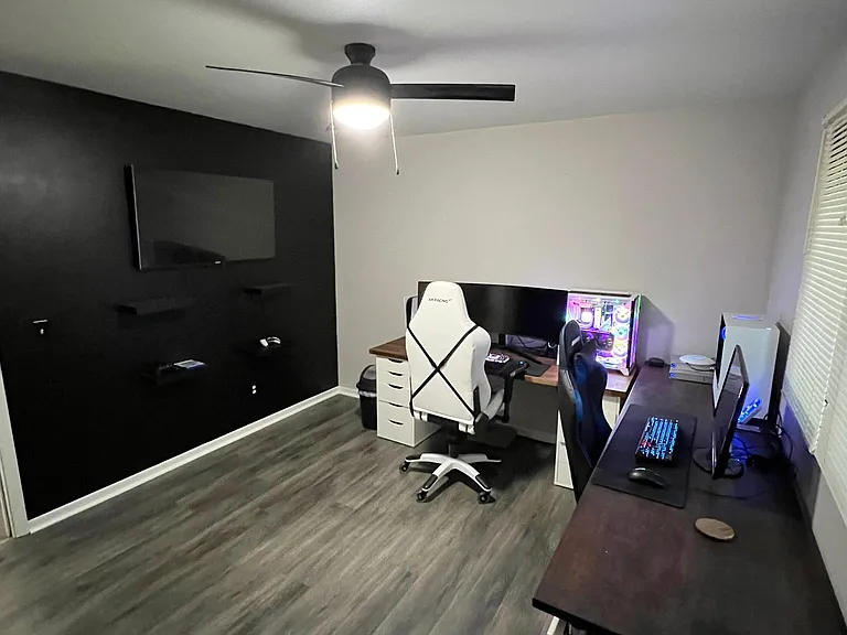 3rd bedroom upstairs