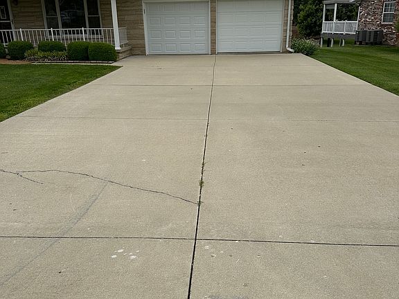 4th image of 1862 N Old Orchard Dr