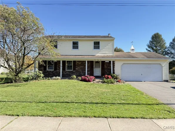 126 Smokey Hollow Rd, Baldwinsville, NY 13027