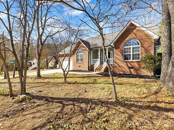 2nd image of 108 Woodstork Cove Dr