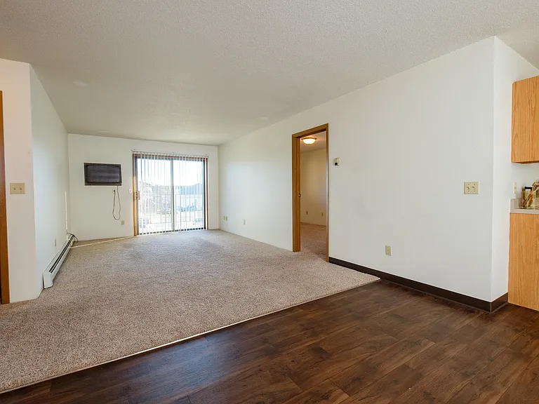 Fargo, ND South Pointe Apartments | Living