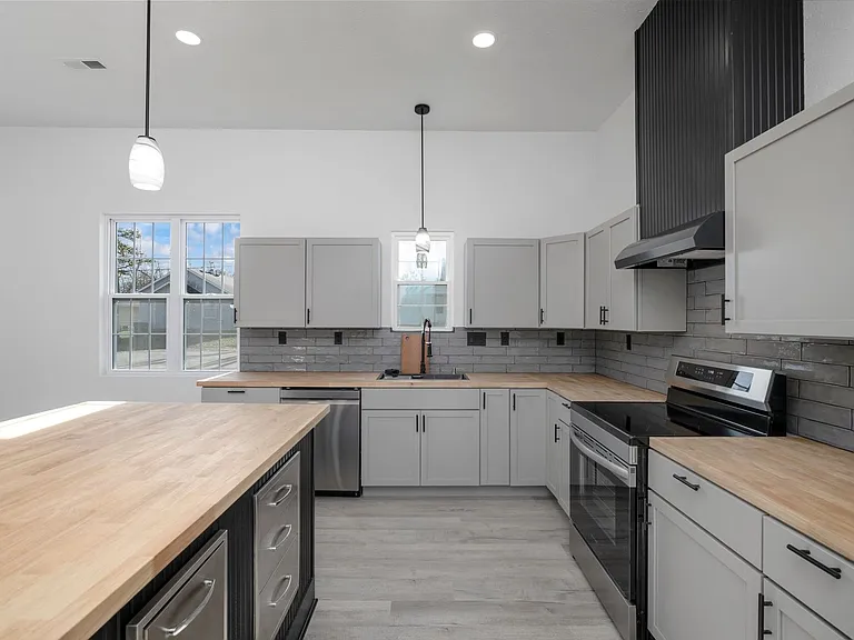 217 W Ramsey St — Photo 7