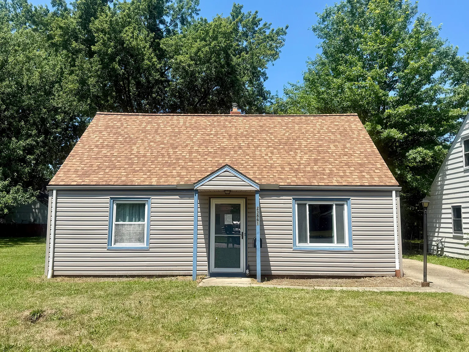 4 bed, 1184 sqft, $1,800 — Photo 1