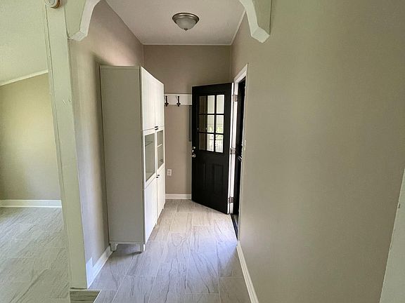3rd image of 4085 Steele St