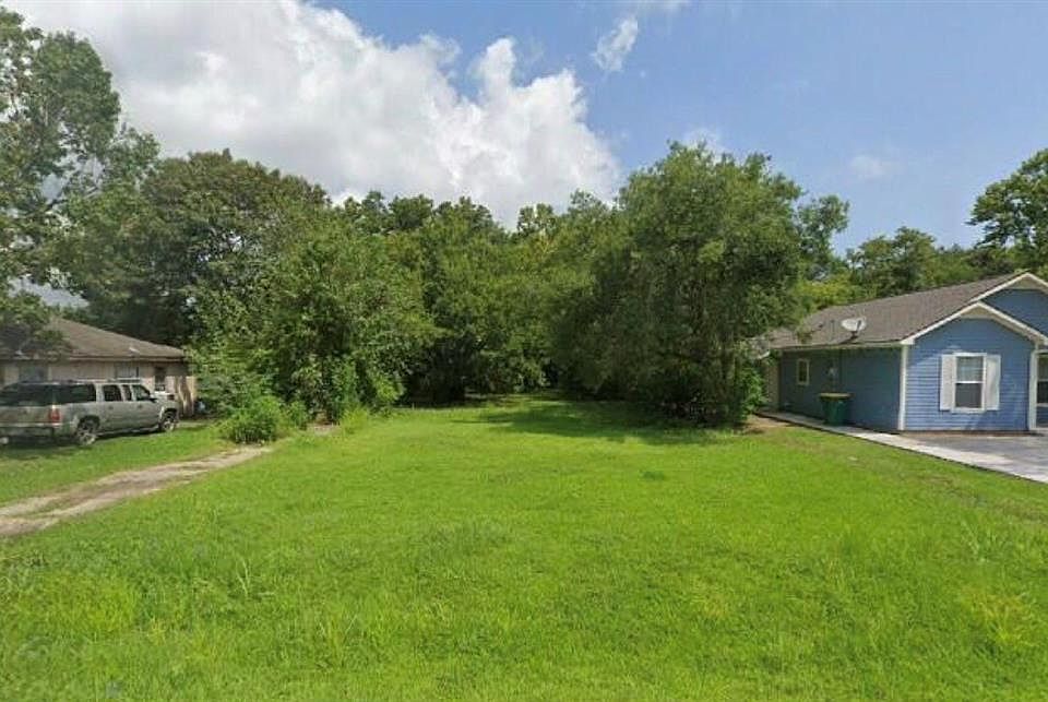 1st image of 610 Bluebonnet Dr