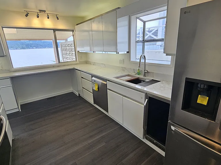 3803 E Lake Sammamish Shore Ln SE — Photo 11