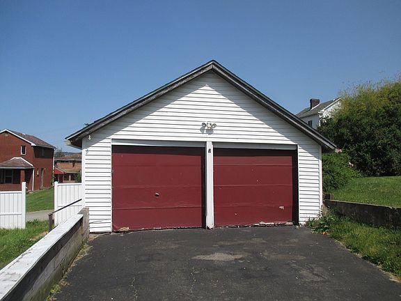 2nd image of 409 33rd St