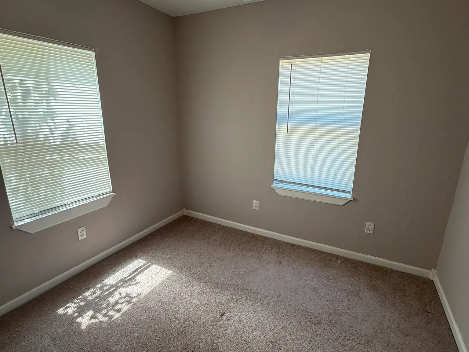 3 bed, 966 sqft, $1,100 — Photo 4
