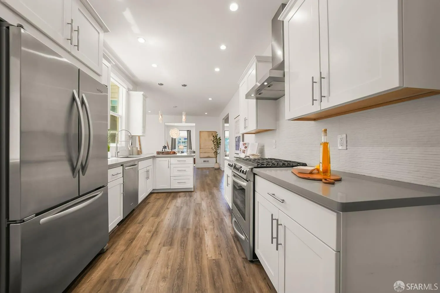 1030 Oak St - Photo 9