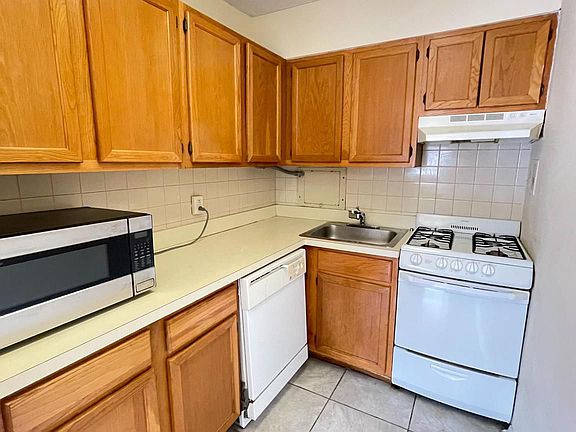 4th image of 2101 Chestnut St #17-708