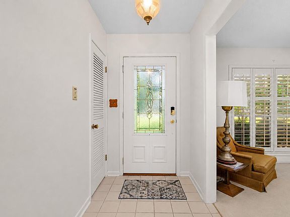5th image of 645 Country Club Ave