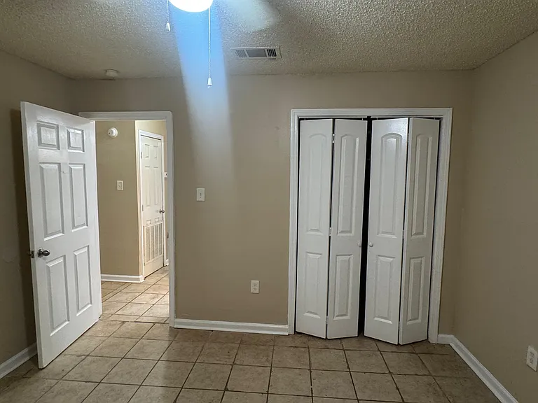 3204 N Stevendale Rd #B — Photo 7