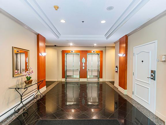 3rd image of 7680 Granville Ave #303