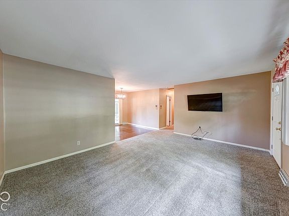 4th image of 8305 Union St