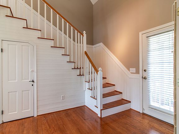 2nd image of 123 New Rd