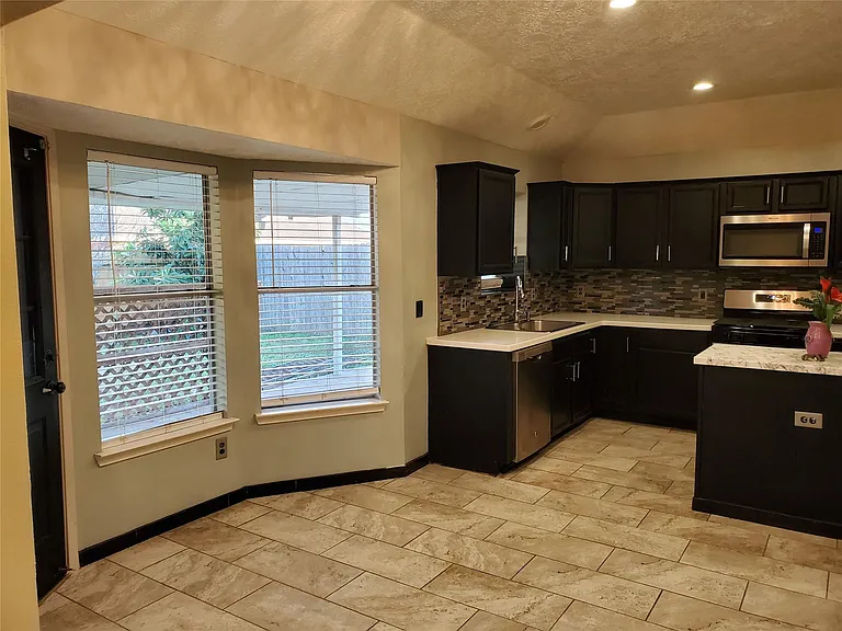 2107 Tower Bridge Rd — Photo 6
