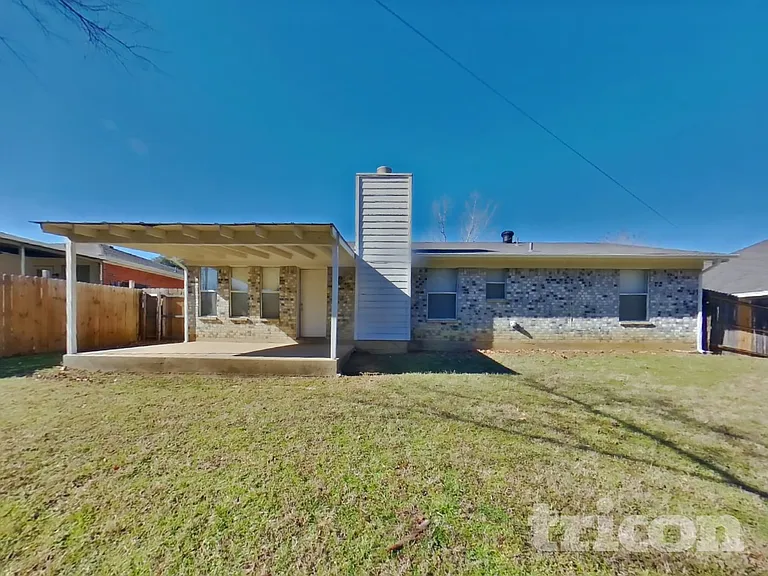 811 Young Dr — Photo 18