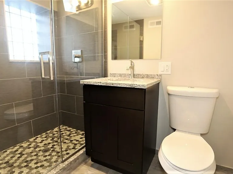 2943 W Diversey Ave #2E — Photo 9