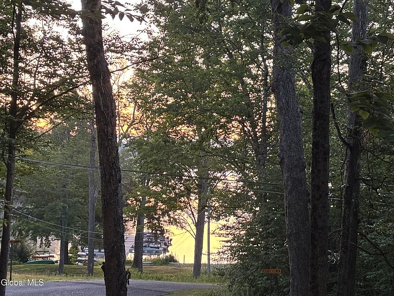 4th image of 179 Maplewood Drive