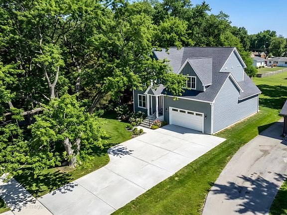 2nd image of 6925 Clarendon Hills Rd