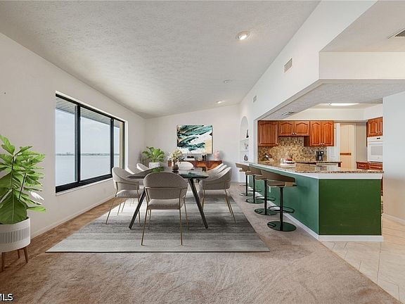 5th image of 4015 SE 20th Pl APT 503