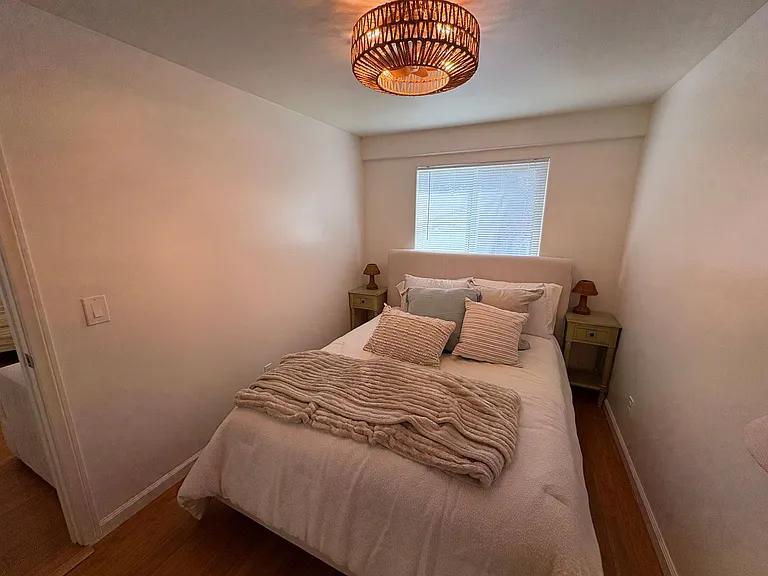 215-221 Lolita St — Photo 12
