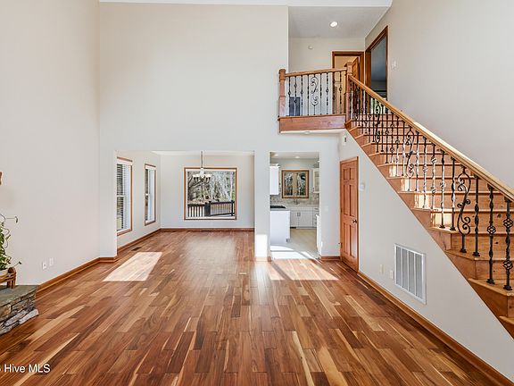 5th image of 35 Harold Court