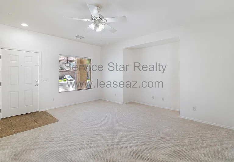 1554 E Elgin St — Photo 5