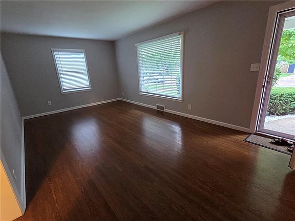 4th image of 7211 Lamar Ave