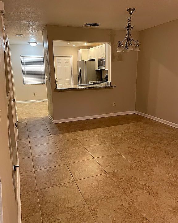 1st image of 283 Sandlewood Trl