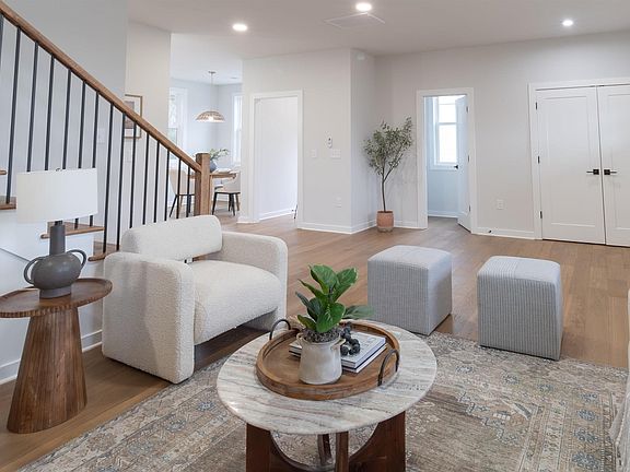 5th image of 116 Spartanburg St